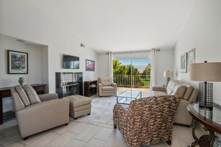 272 Desert Falls Drive E Property Photo 6