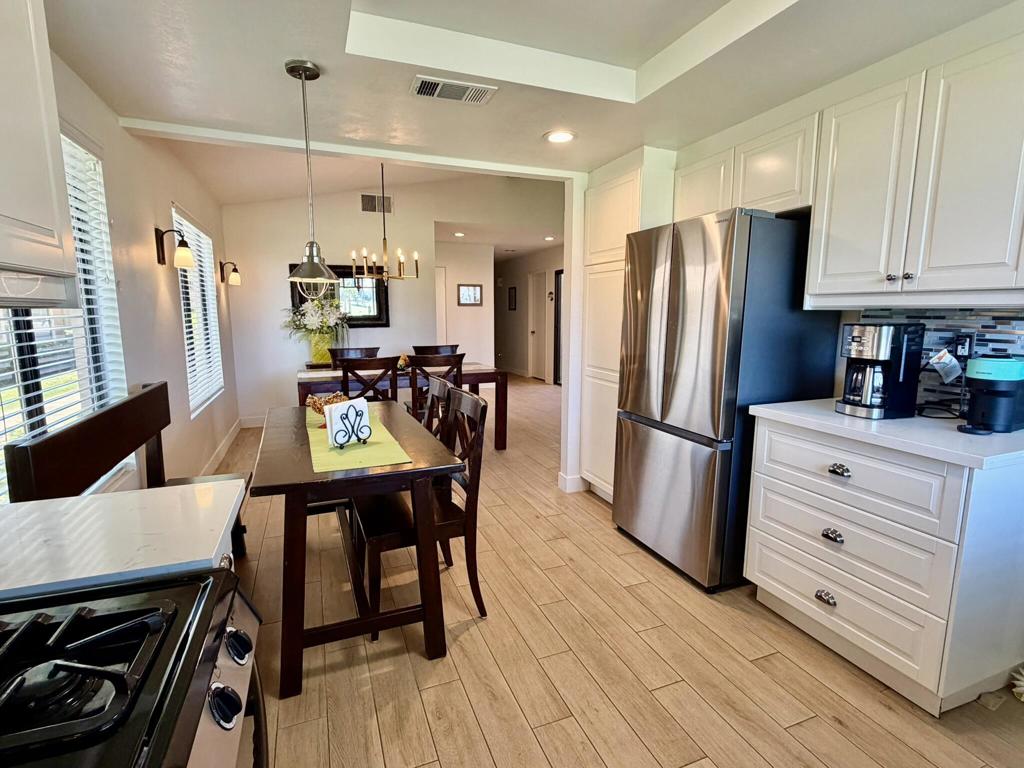 144 Las Lomas Property Photo 7