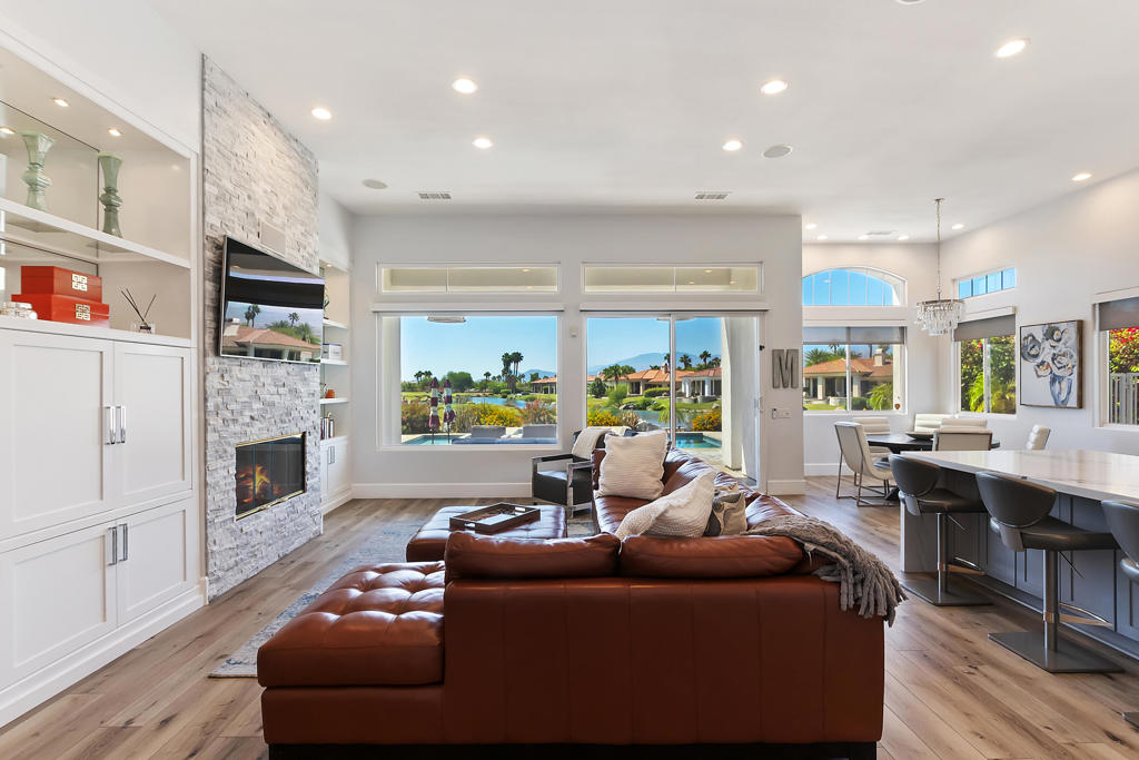 54 Via Bella Property Photo 7