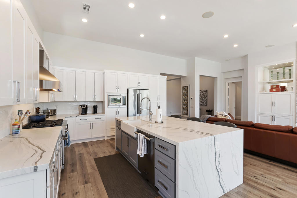 54 Via Bella Property Photo 11