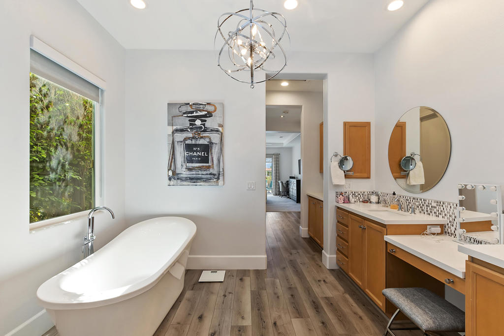 54 Via Bella Property Photo 19