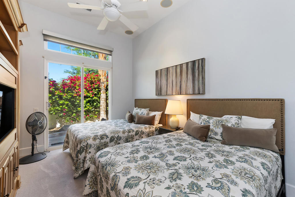 54 Via Bella Property Photo 28
