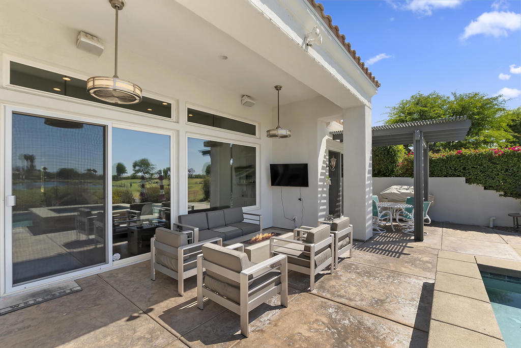 54 Via Bella Property Photo 33