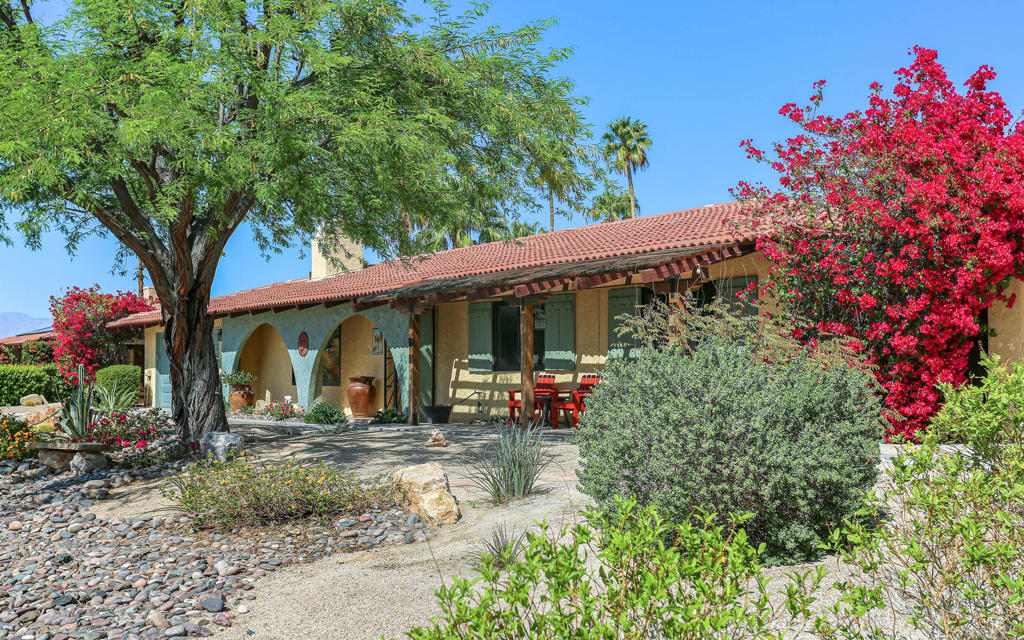 1020 N Cerritos Drive Property Photo 4