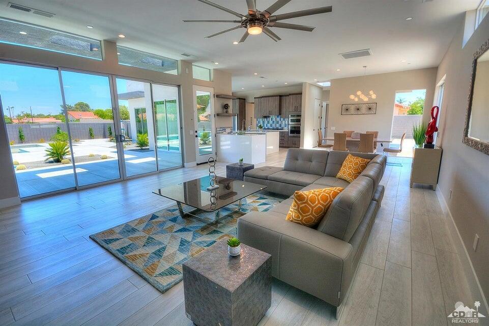 78525 Orcabessa Drive Property Photo 6