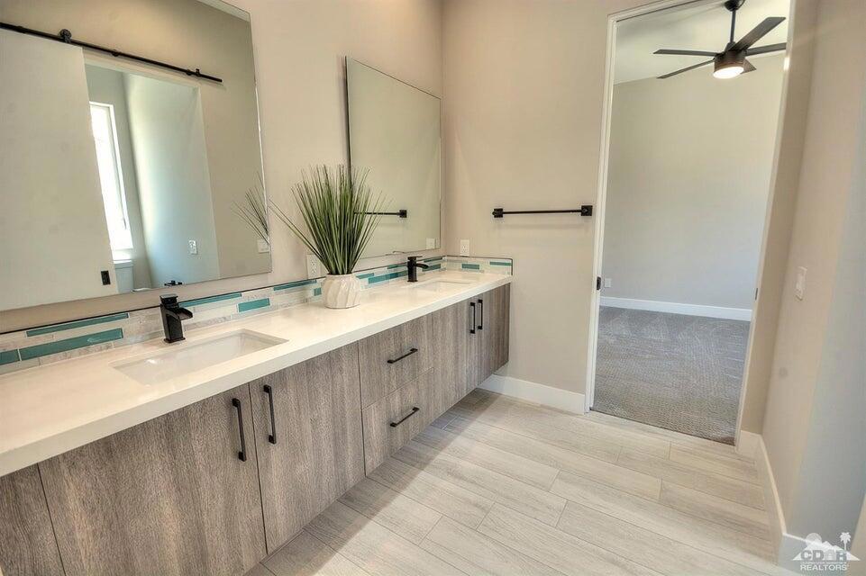 78525 Orcabessa Drive Property Photo 9