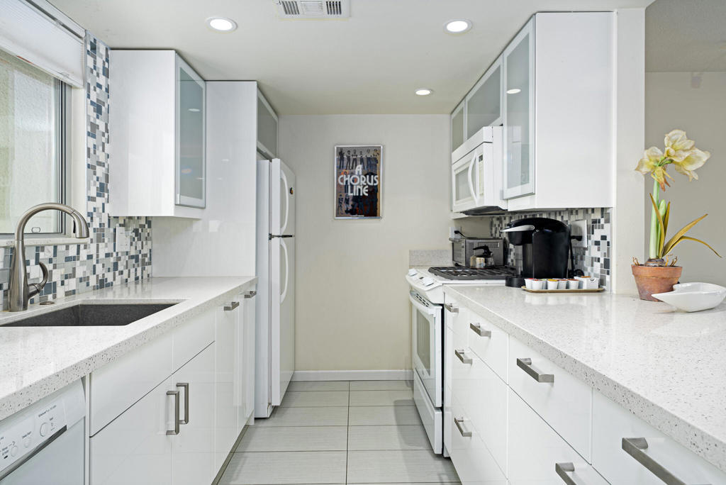1881 S Araby Drive 16 Property Photo 3