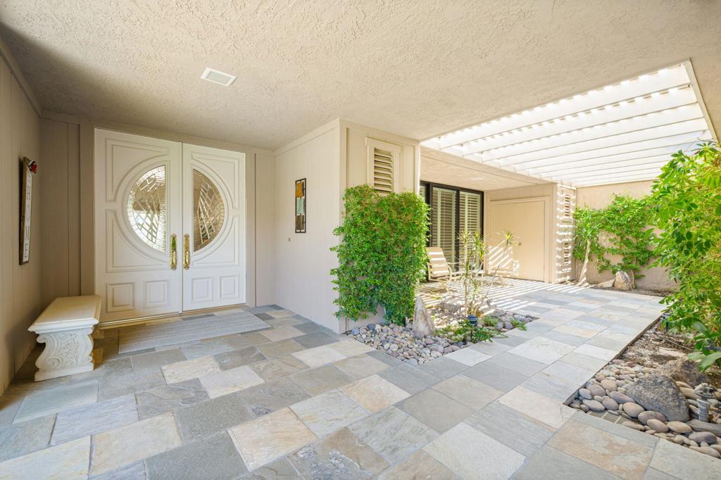 6 Oxford Court Property Photo 4