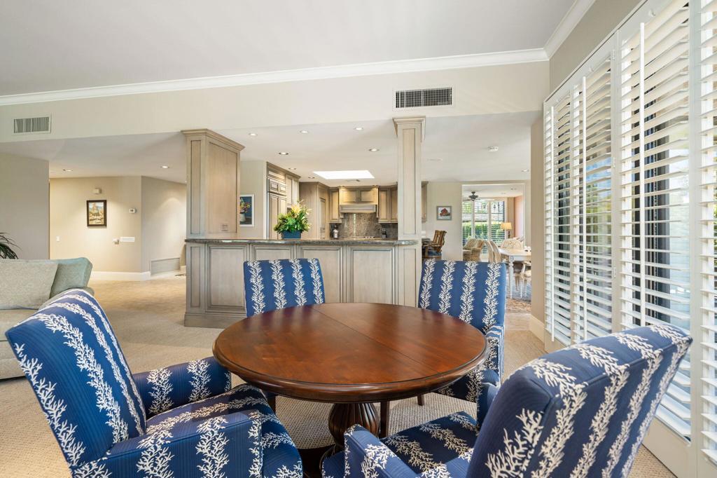 6 Oxford Court Property Photo 12