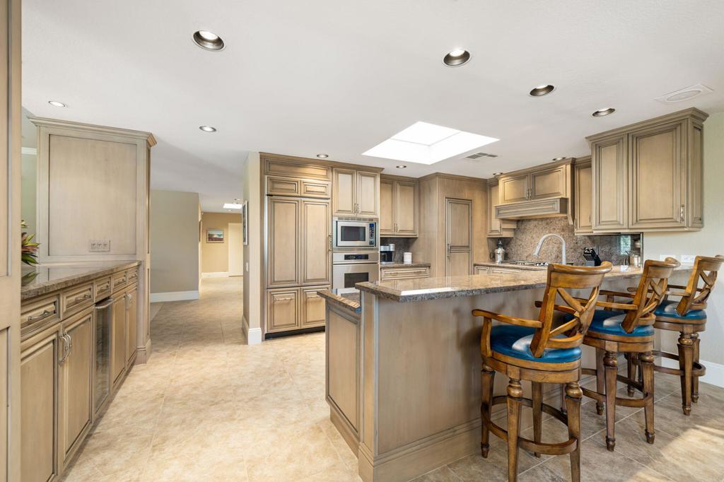 6 Oxford Court Property Photo 15