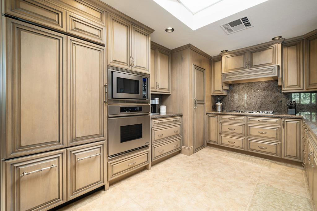 6 Oxford Court Property Photo 18