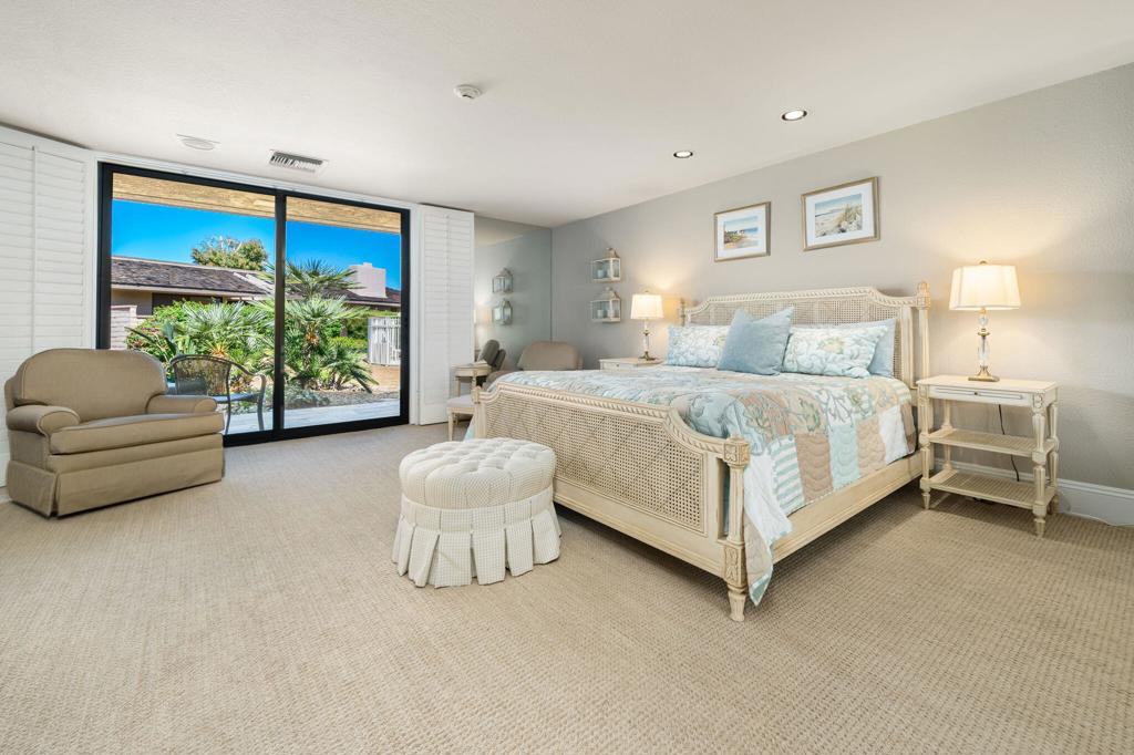 6 Oxford Court Property Photo 24