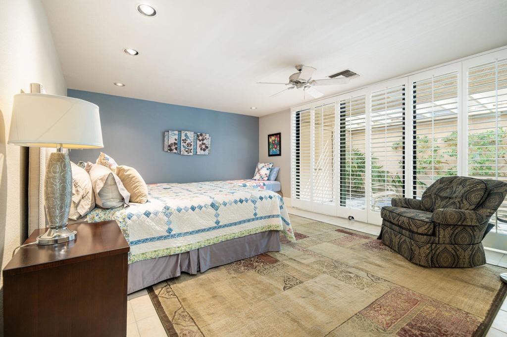 6 Oxford Court Property Photo 28