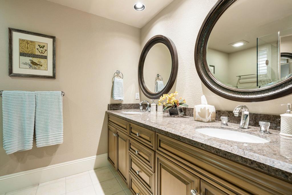 6 Oxford Court Property Photo 31