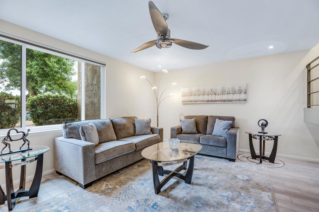 2274 N Indian Canyon Drive C Property Photo 6