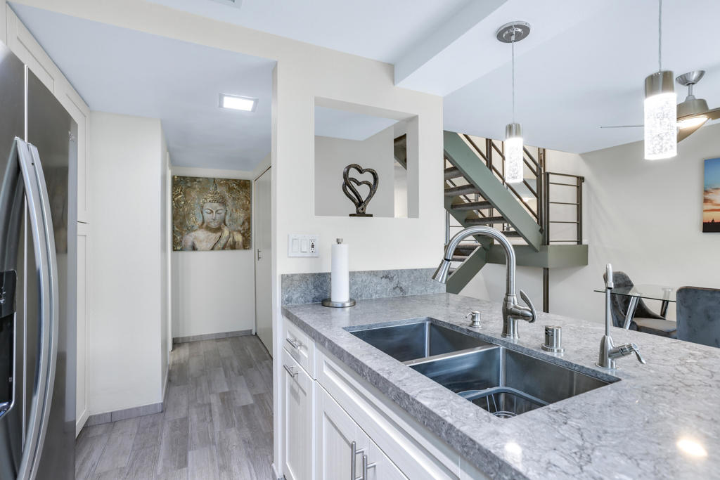 2274 N Indian Canyon Drive C Property Photo 13