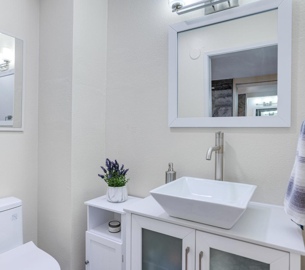 2274 N Indian Canyon Drive C Property Photo 21