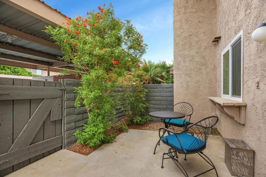 2274 N Indian Canyon Drive C Property Photo 29