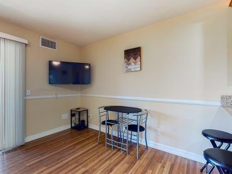 77845 California Drive D7 Property Photo 11