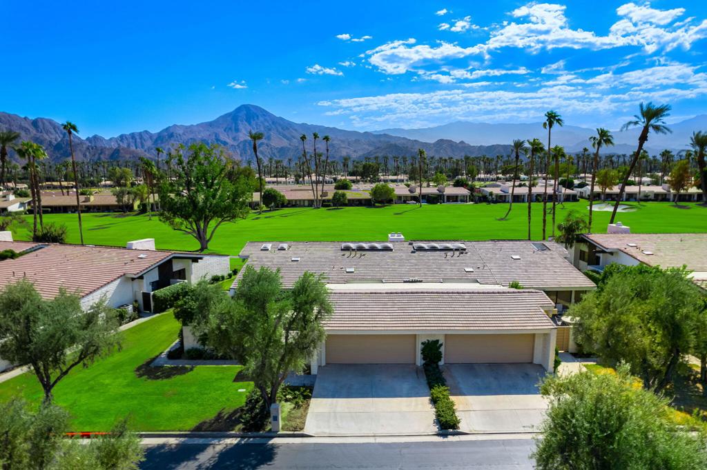 75593 Desert Horizons Drive Property Photo 3