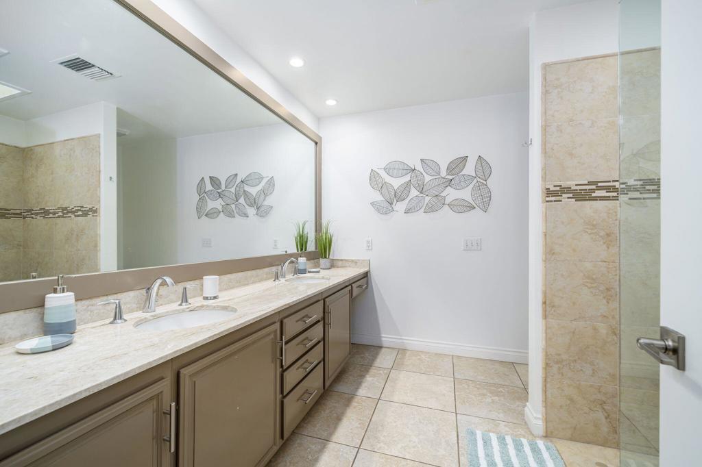 75593 Desert Horizons Drive Property Photo 20