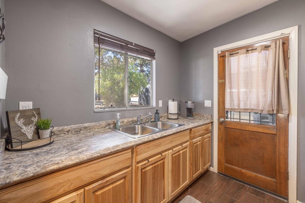 2155 6th Lane Property Photo 13