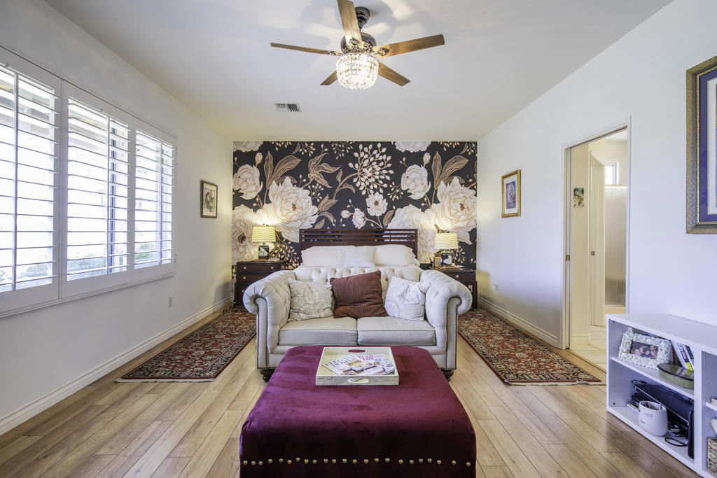 37905 Pineknoll Avenue Property Photo 17