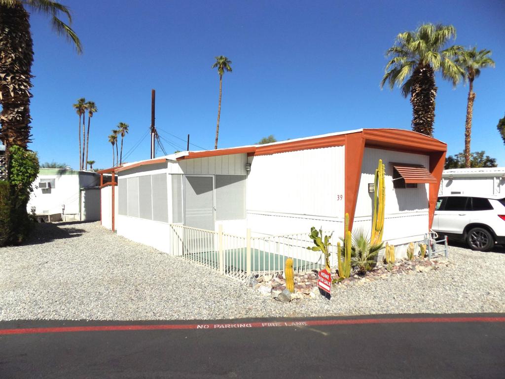 70210 Ca-111 39 Property Photo 1