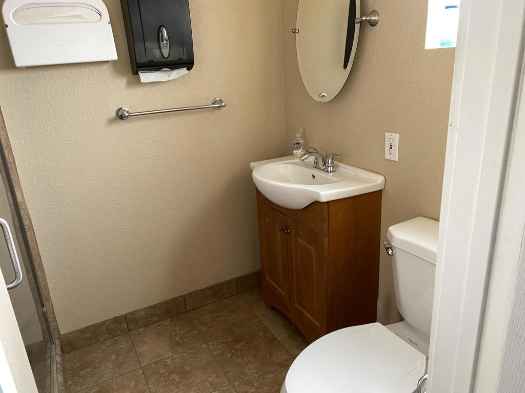 45895 Oasis Street D Property Photo 5