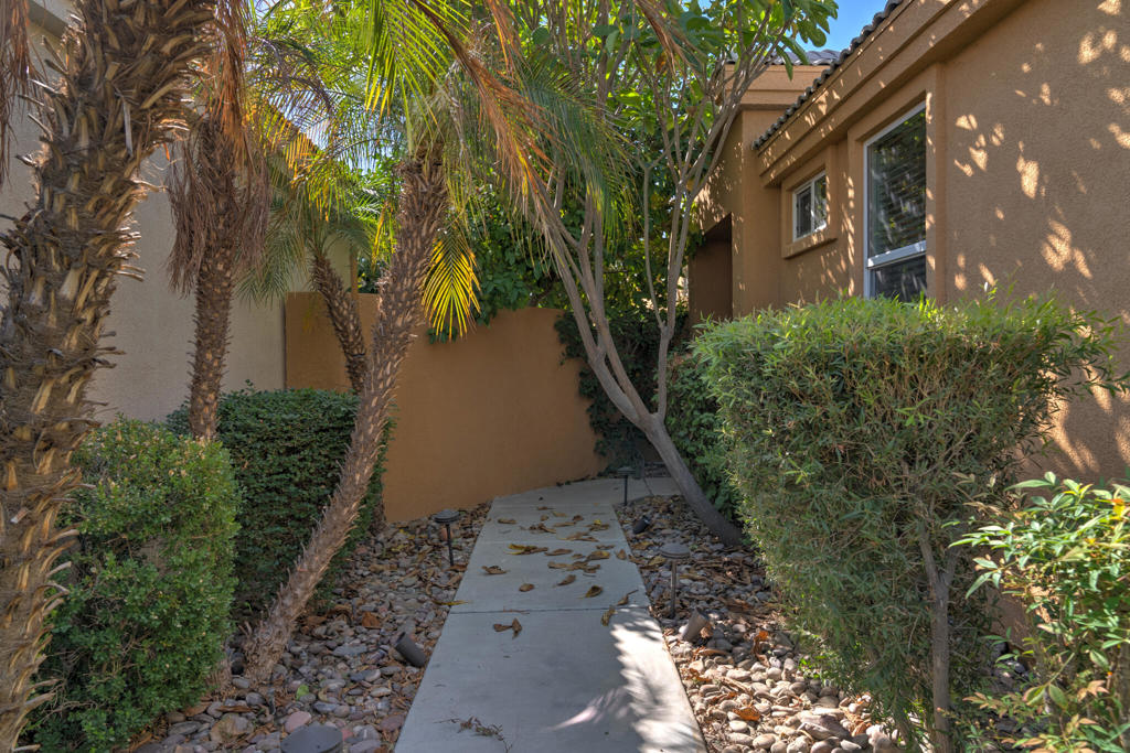 67645 S Natoma Drive Property Photo 4