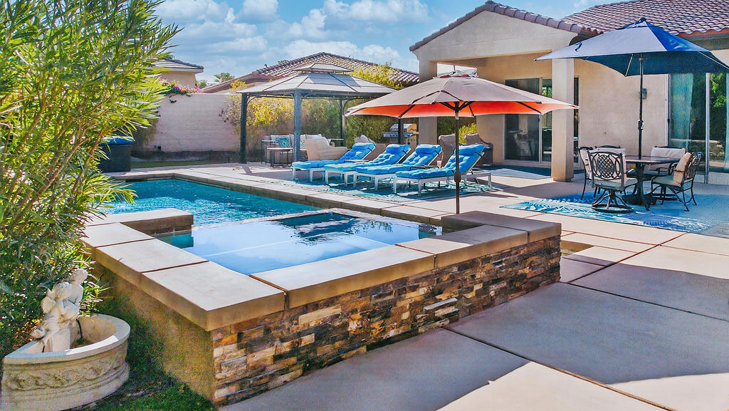 39205 Calle Popoca Property Photo 1