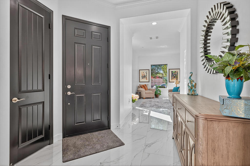 39205 Calle Popoca Property Photo 4