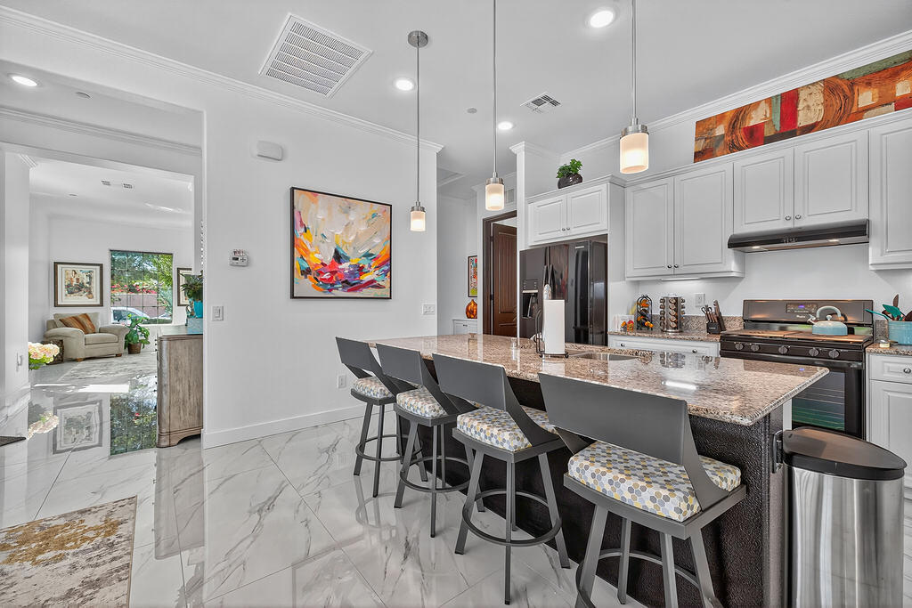 39205 Calle Popoca Property Photo 10