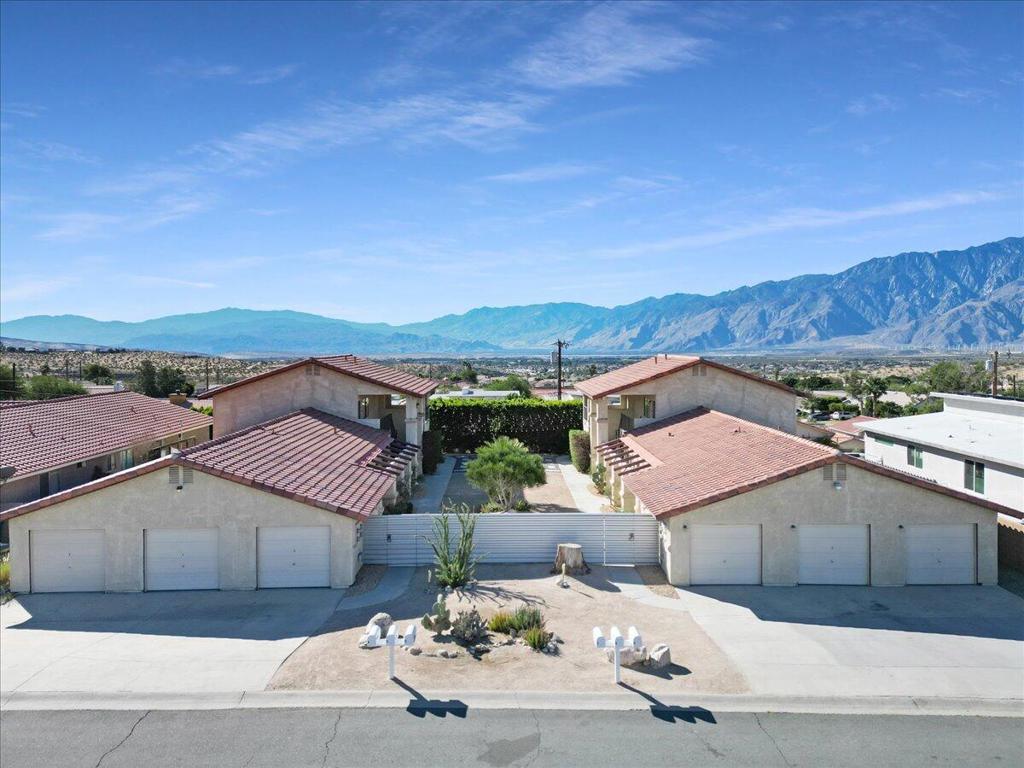 68065 Cll Bolsa Property Photo 1
