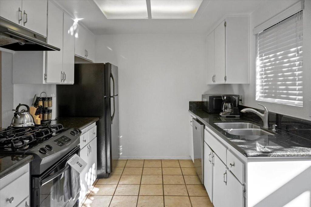68065 Cll Bolsa Property Photo 6