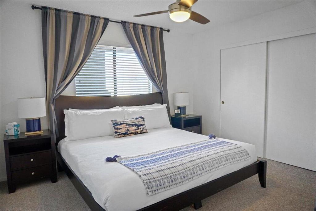 68065 Cll Bolsa Property Photo 8