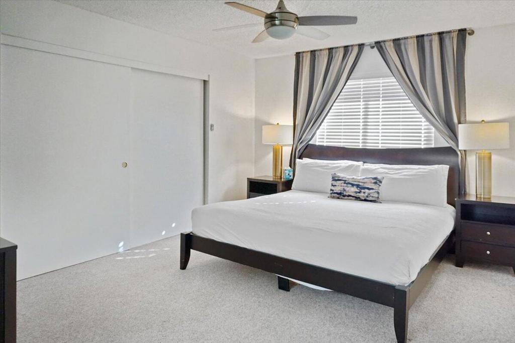 68065 Cll Bolsa Property Photo 9
