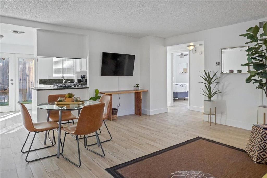 68065 Cll Bolsa Property Photo 14