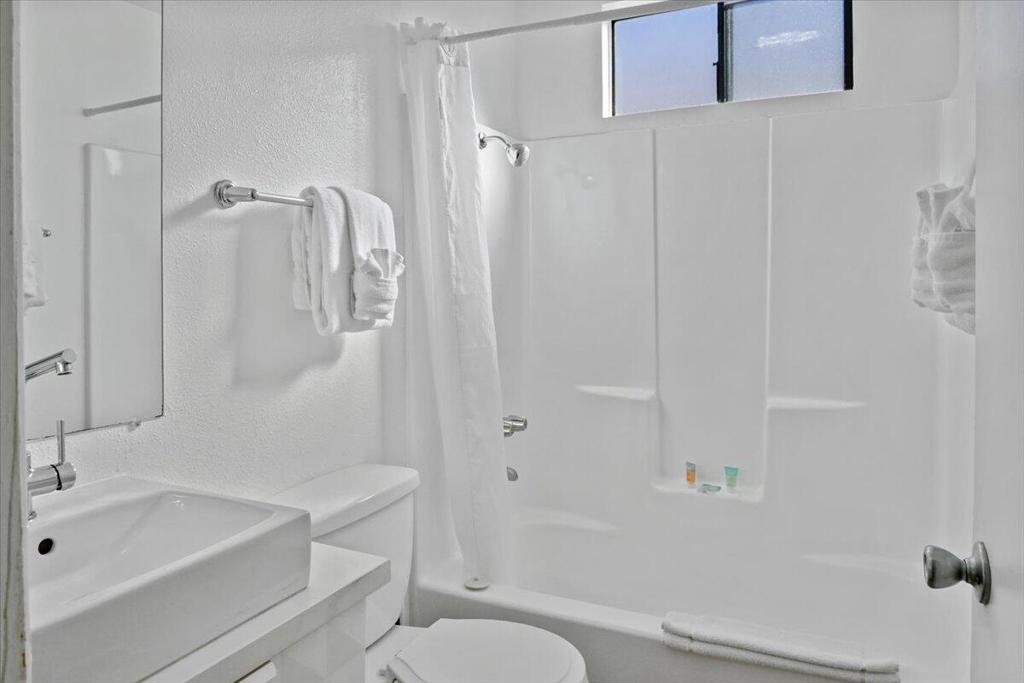68065 Cll Bolsa Property Photo 19