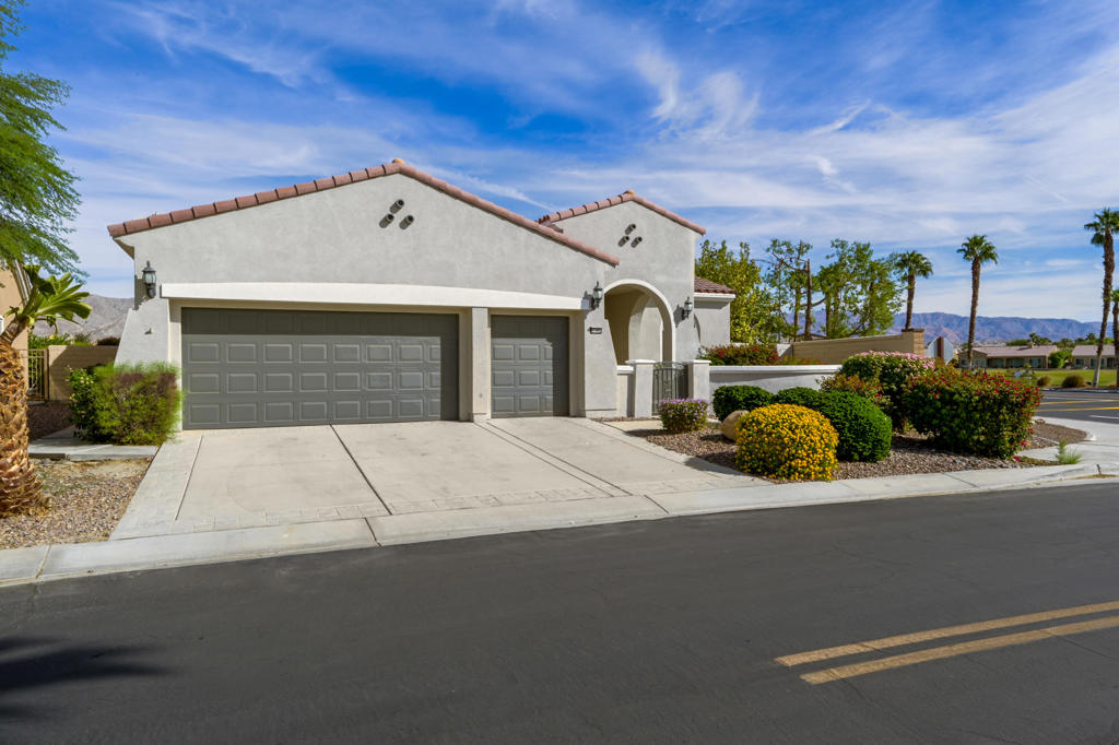 81406 Avenida Sombra Property Photo 2