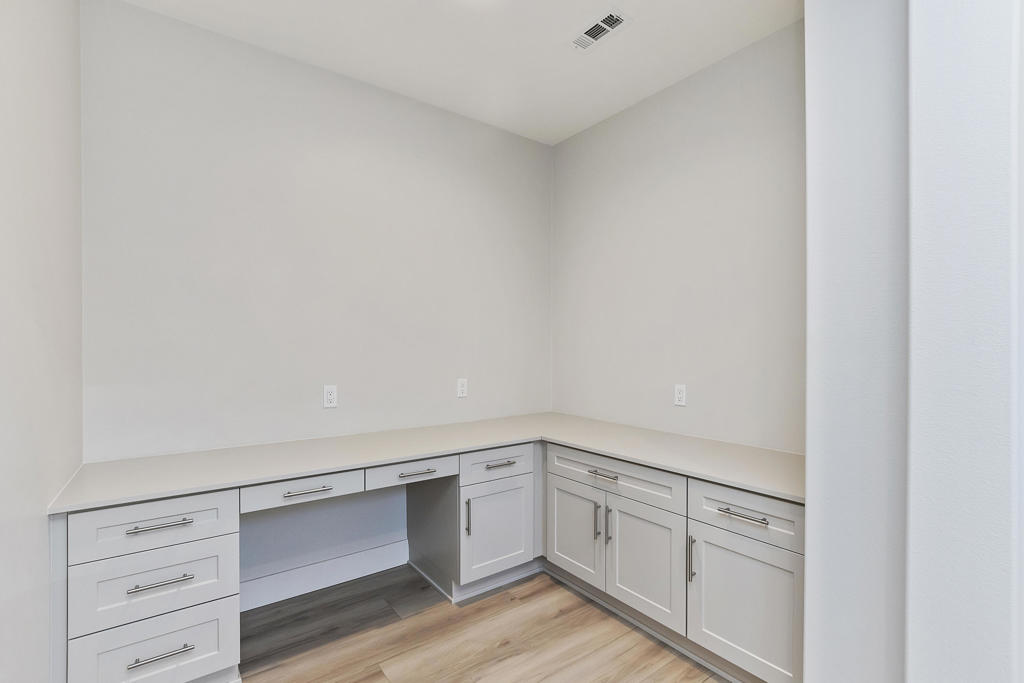 51600 Sidewinder Drive Property Photo 13