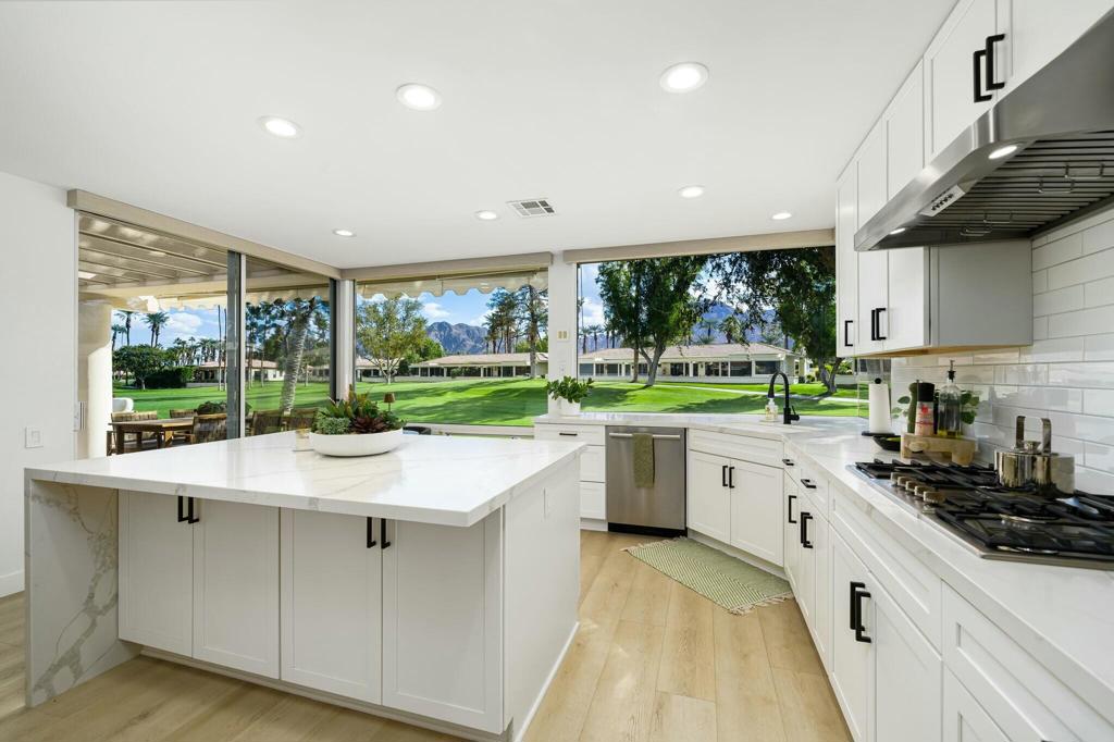 75405 Riviera Drive Property Photo 5