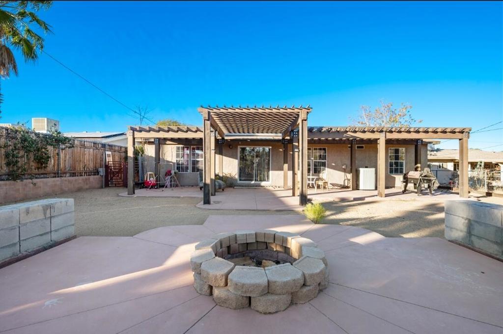 57383 Pueblo Trail Property Photo