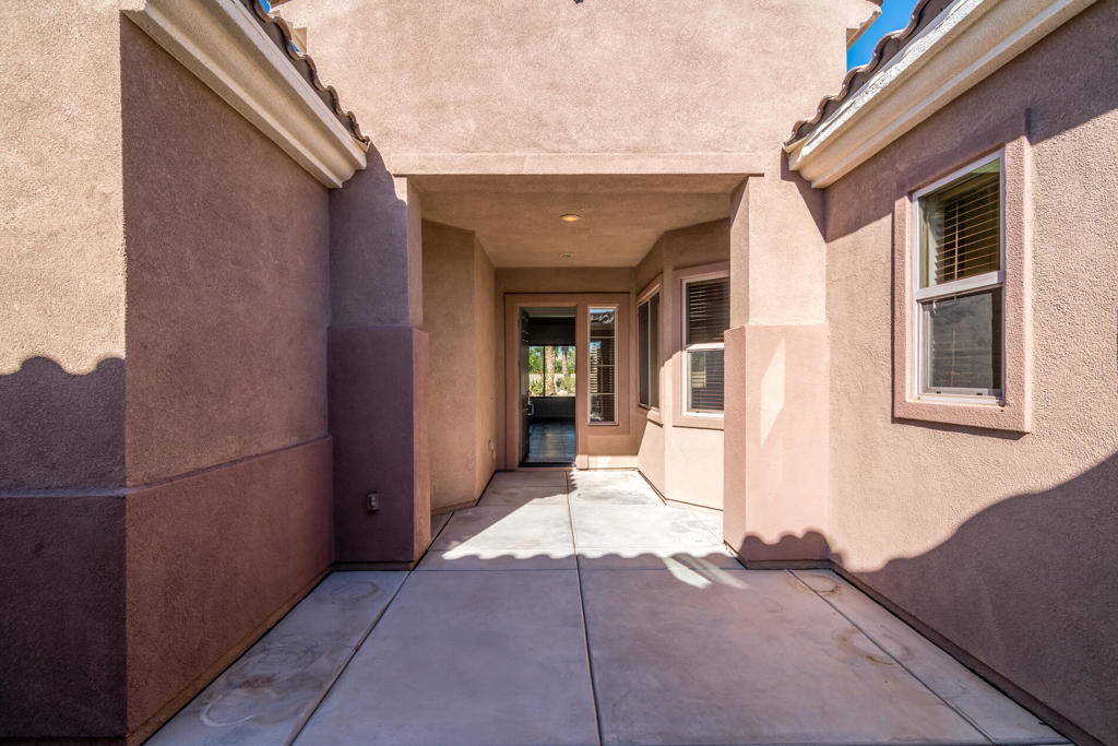 81474 Corte Pipilla Property Photo 6