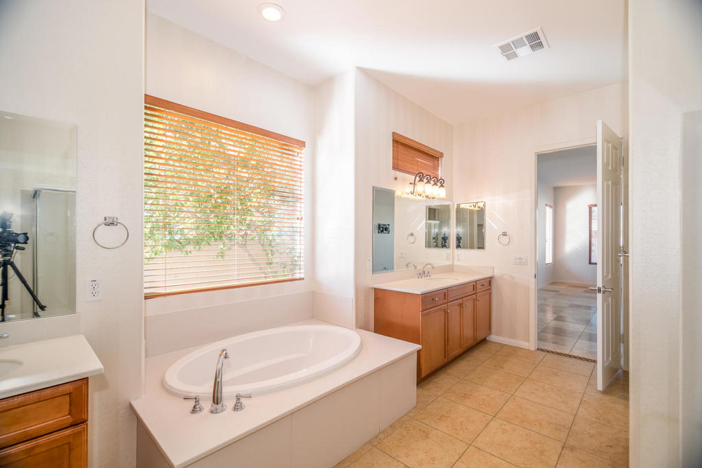 81474 Corte Pipilla Property Photo 34