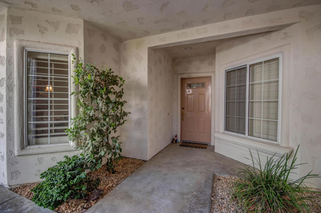 237 Vista Royale Circle W Property Photo 4