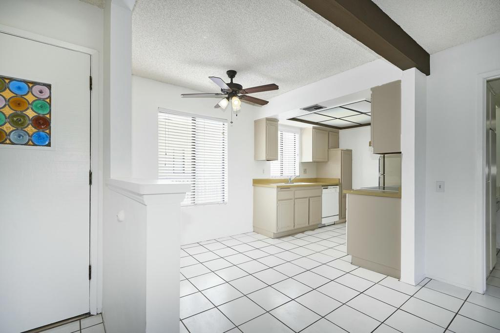 1407 N Sunrise Way 32 Property Photo 6