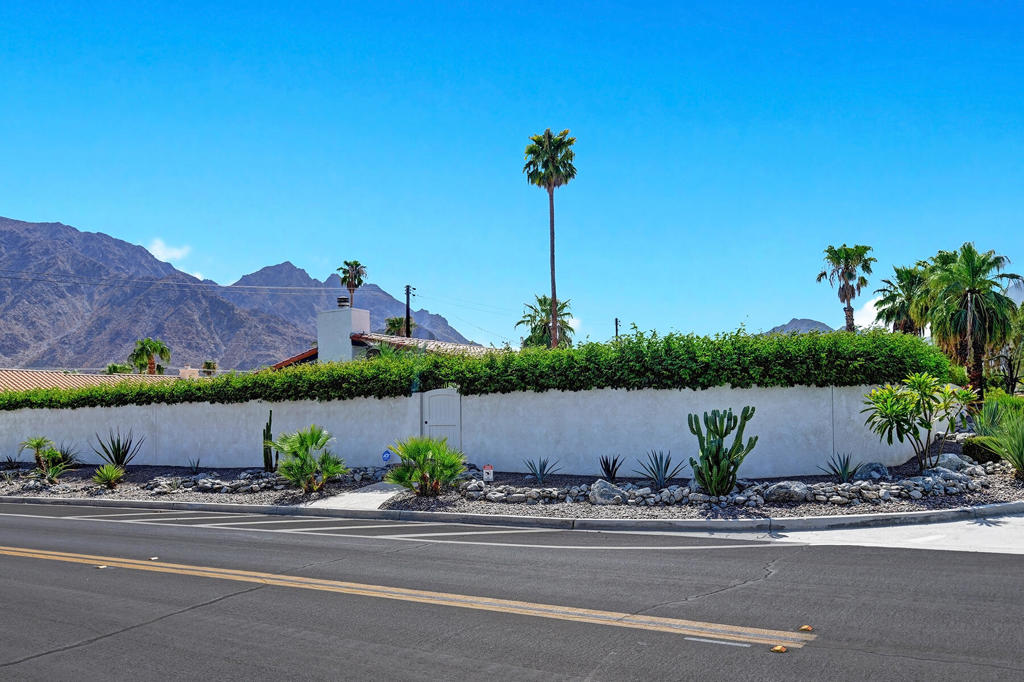 54270 Avenida Alvarado Property Photo 3