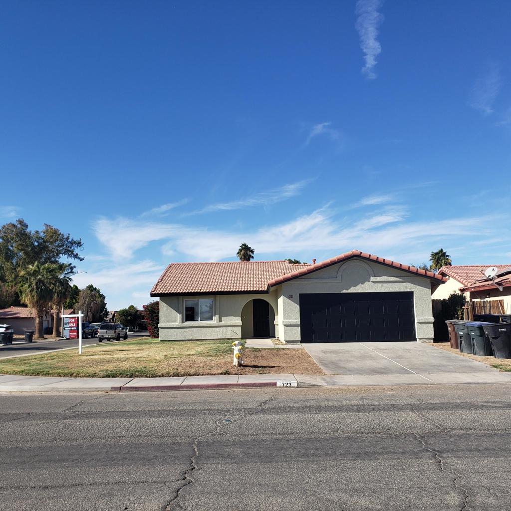 723 Michelle Street Property Photo 1