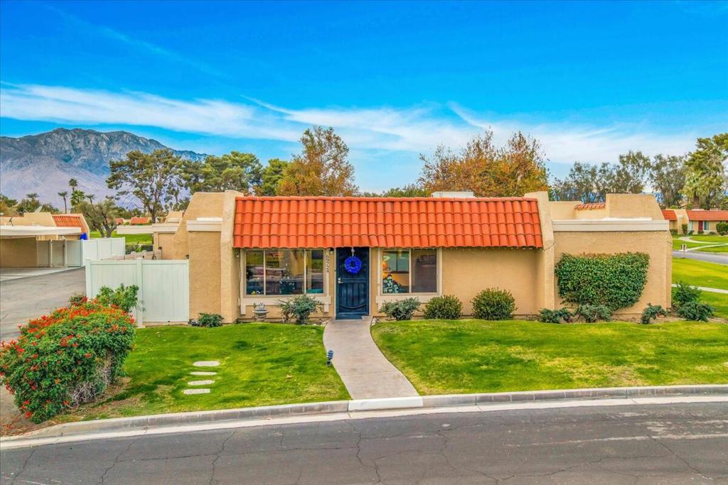 69724 Del Valle Court Property Photo